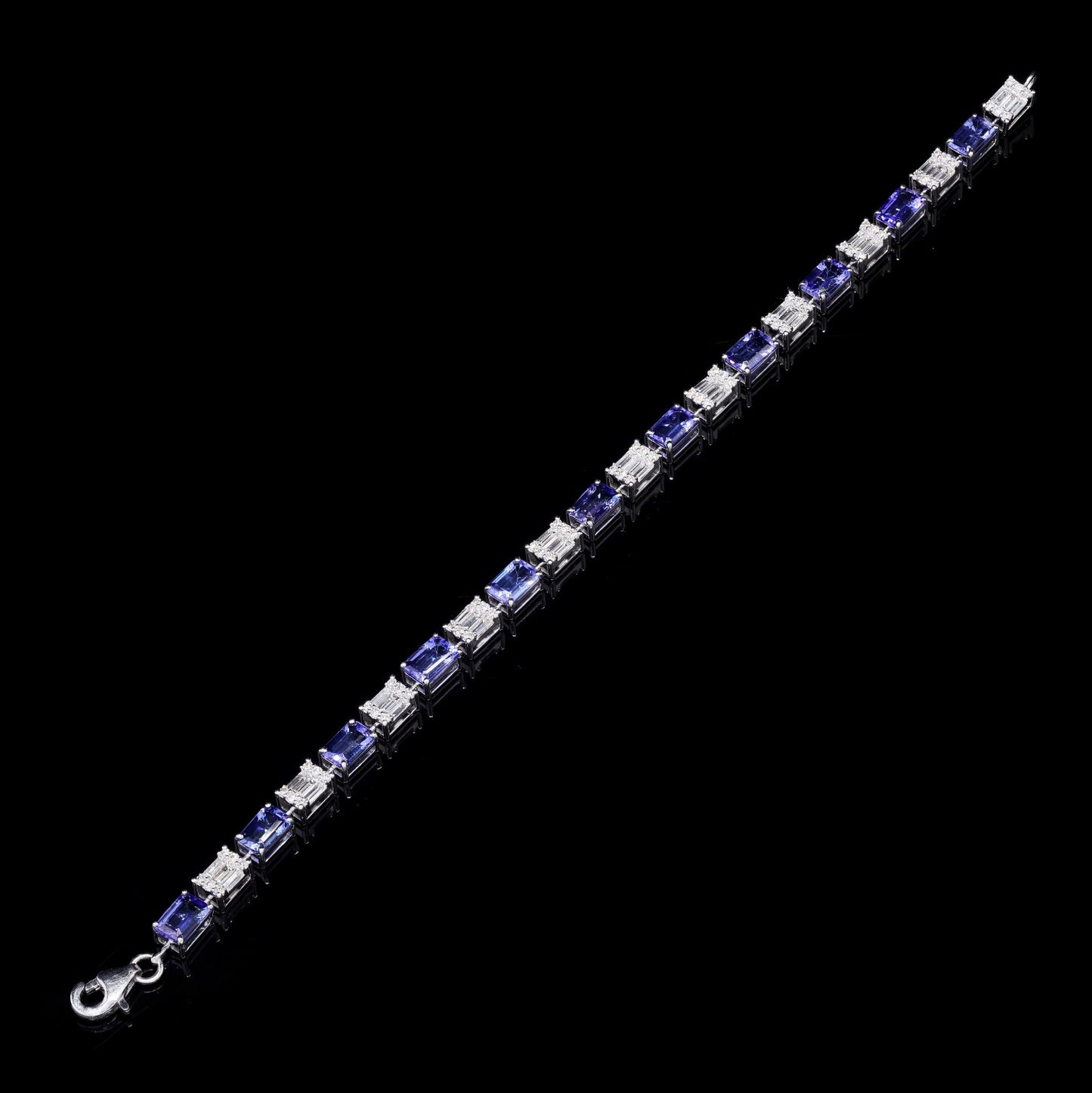 CB004